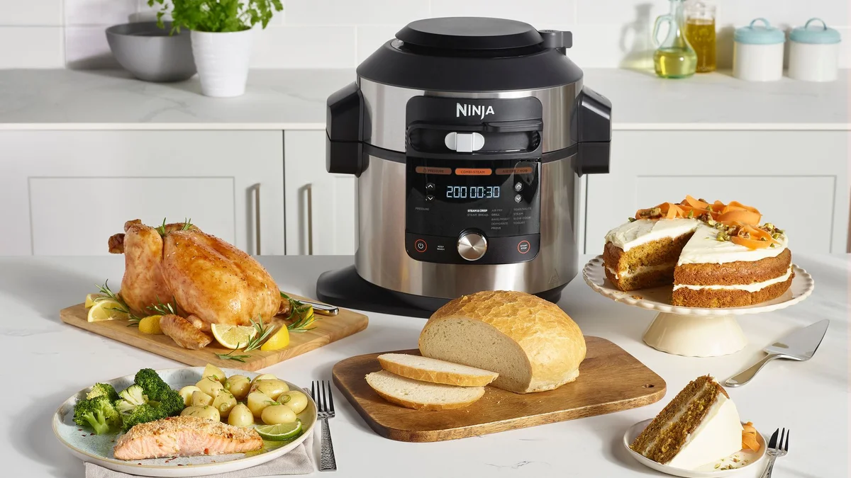 Instant Pot vs Slow Cooker: Complete Comparison 2026